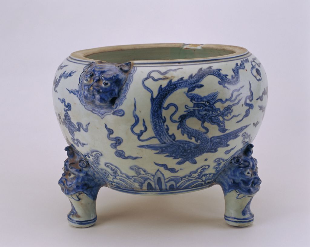 图片[2]-Blue and white dragon furnace-China Archive